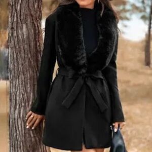 H&M | Elegant Black Soft Faux Fur Collar Coat